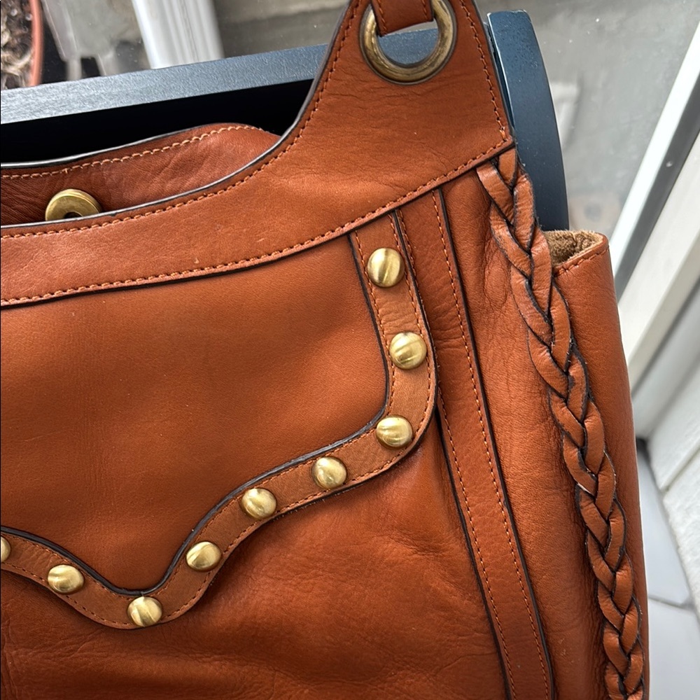 Vintage Stylish Tan Leather Women's Bag - Picture 3 of 3